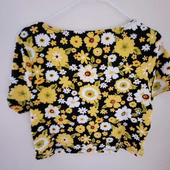 DEREK HEART NWOT JUNIORS XLCROP TOP - Picture 2 of 3